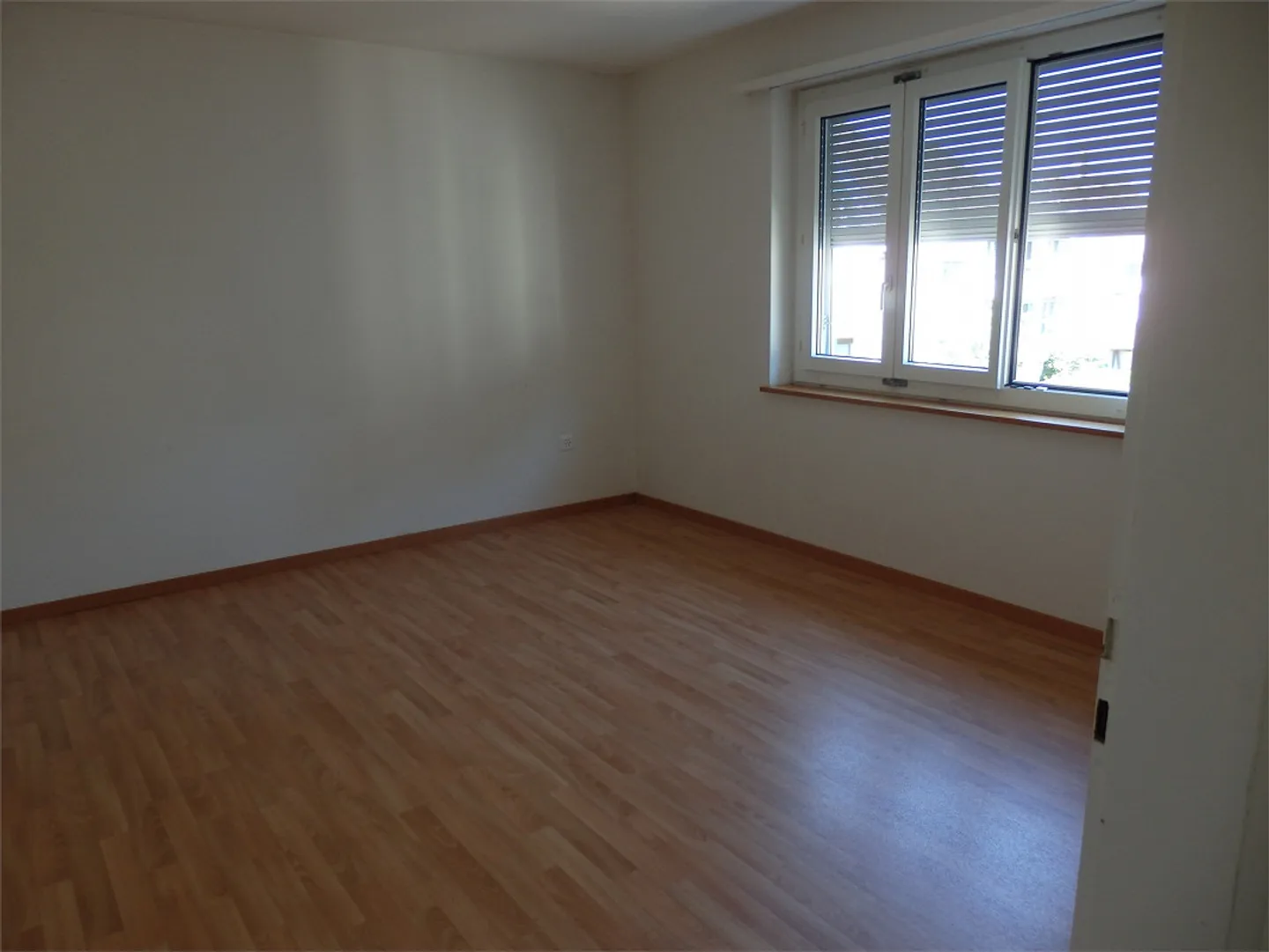 Appartement lumineux de 3,5 pièces près de l'hôpital pour enfants - Photo 3 sur 10