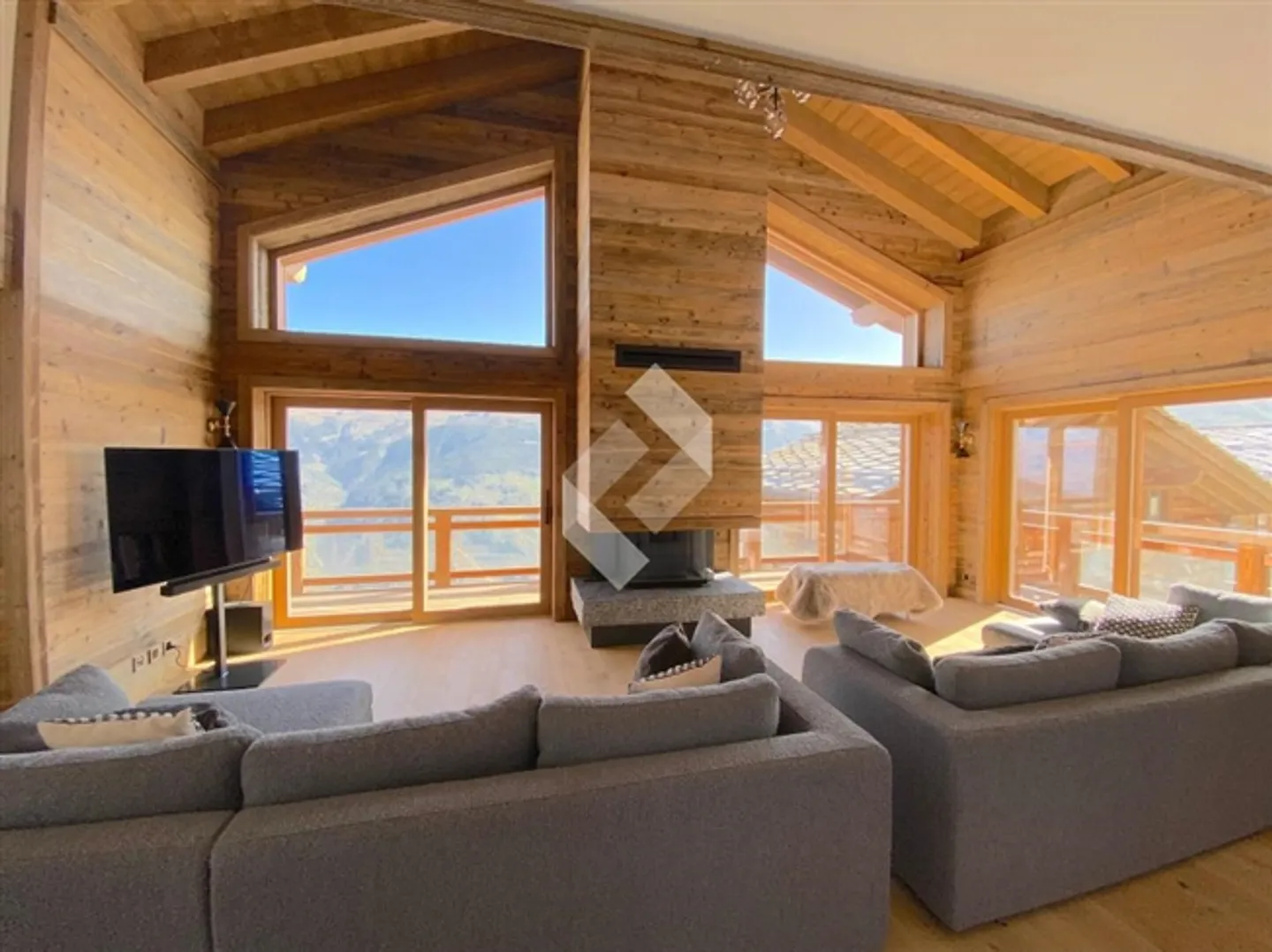 «Herrliches Ski-in-Ski-out-Chalet» - Foto 4 von 13