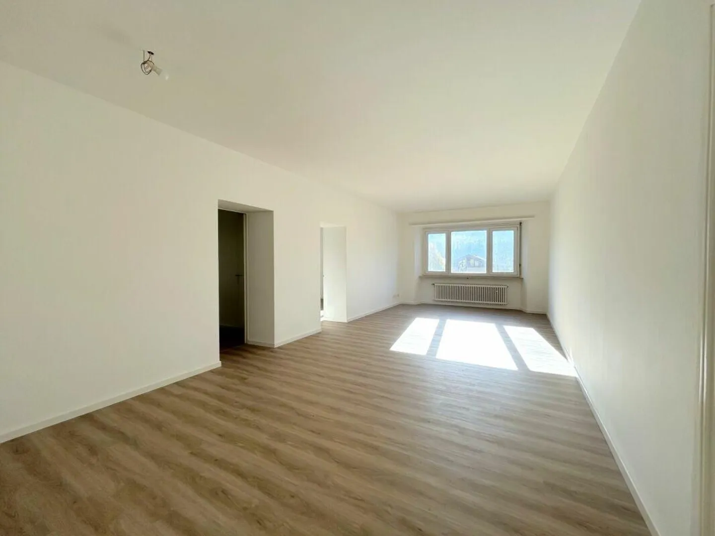 Bell'appartamento di 3,5 locali al 2° piano nel cuore di Tegna - Foto 3 di 11