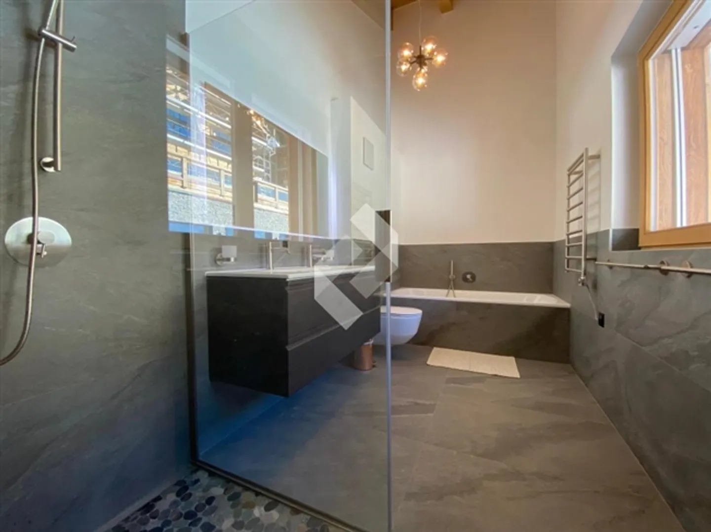 «Herrliches Ski-in-Ski-out-Chalet» - Foto 8 von 13