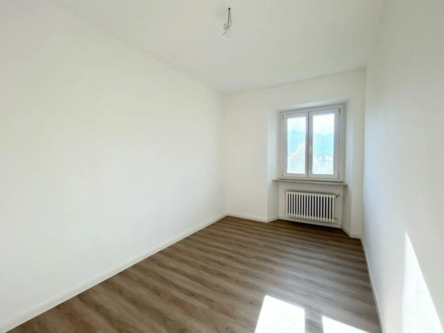 Bell'appartamento di 3,5 locali al 2° piano nel cuore di Tegna - Foto 9 di 11