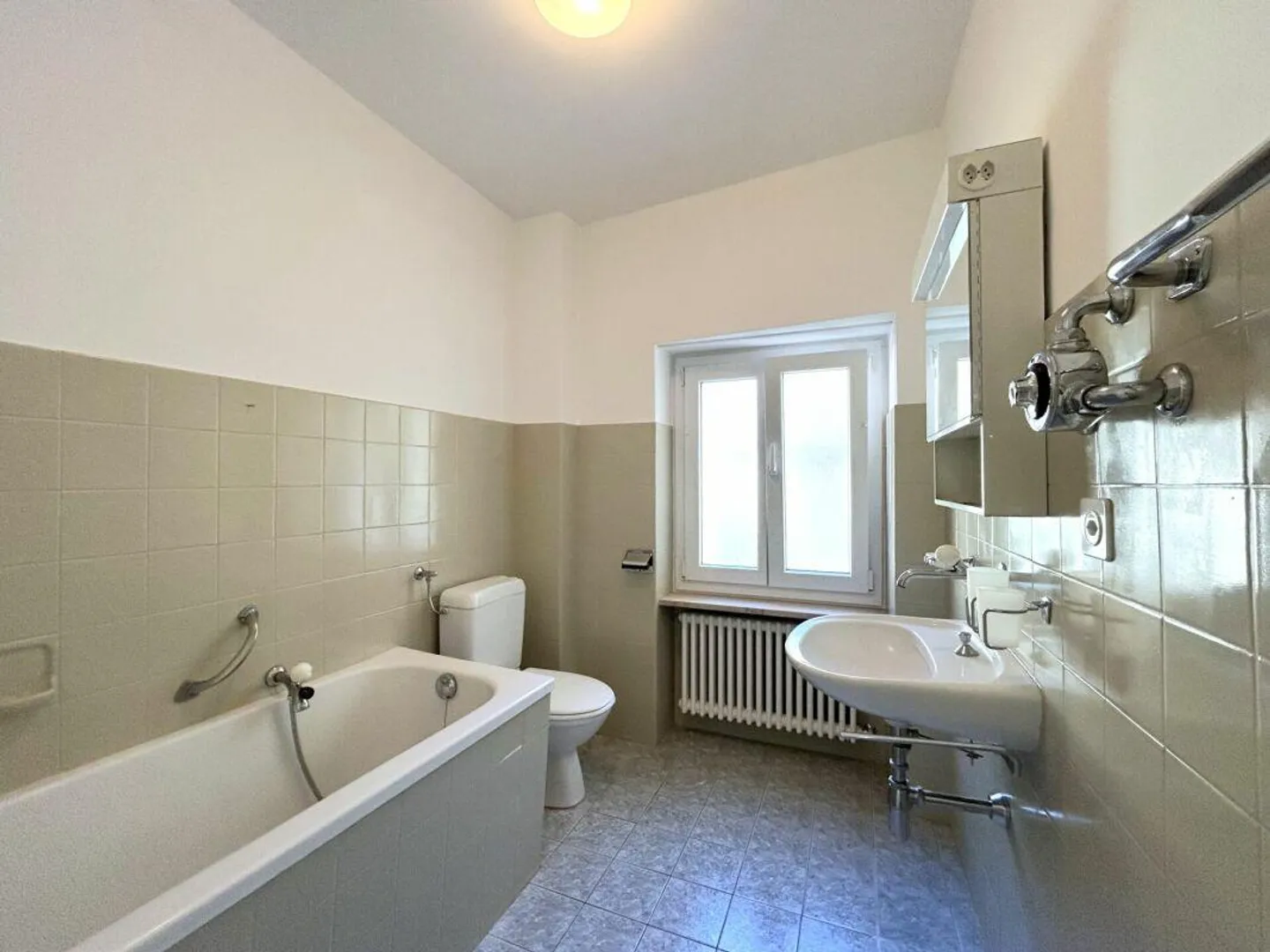 Bell'appartamento di 3,5 locali al 2° piano nel cuore di Tegna - Foto 10 di 11