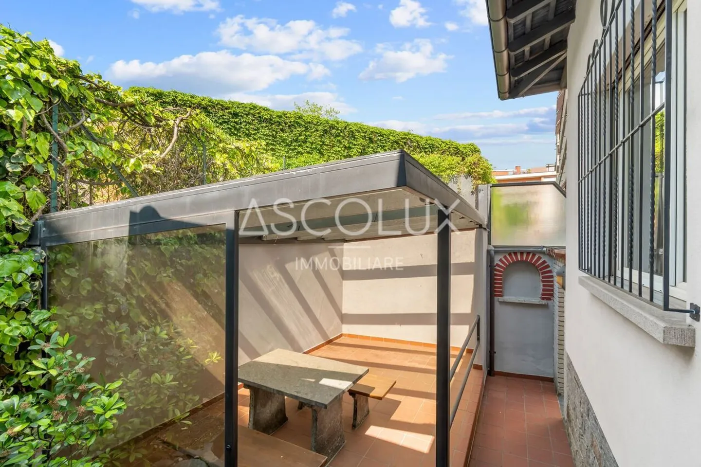 Independent villa with 6 rooms, garden and outdoor spaces - Photo 7 of 13