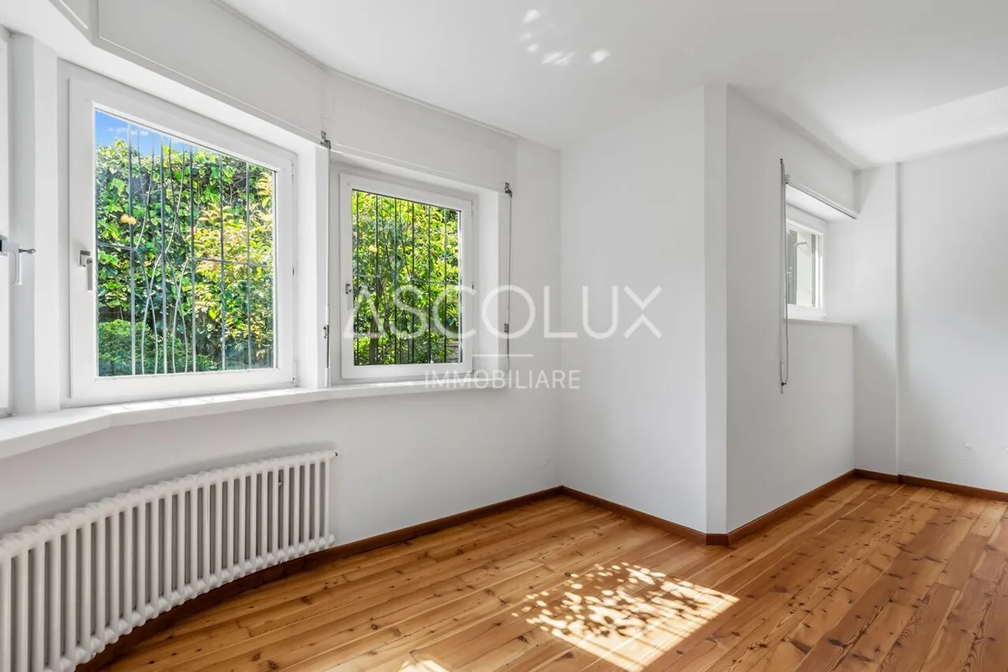 Independent villa with 6 rooms, garden and outdoor spaces - Photo 12 of 13