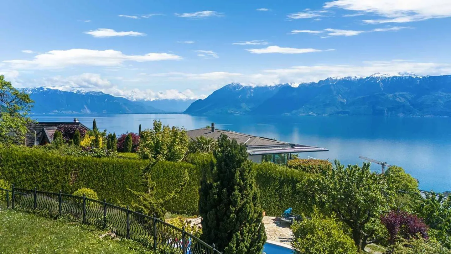Elegante Villa mit Seeblick - Foto 5 von 13