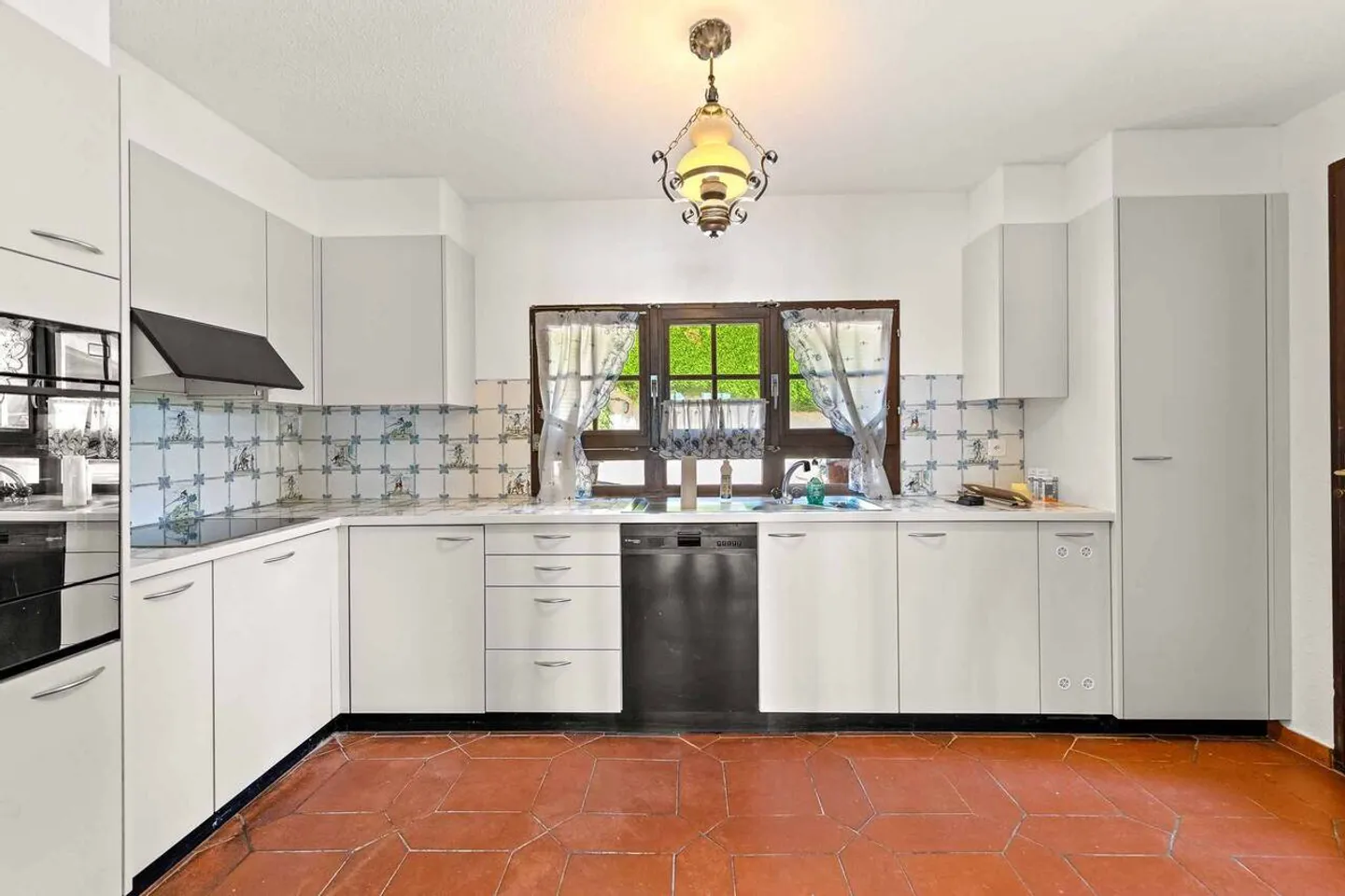 Elegante Villa mit Seeblick - Foto 8 von 13