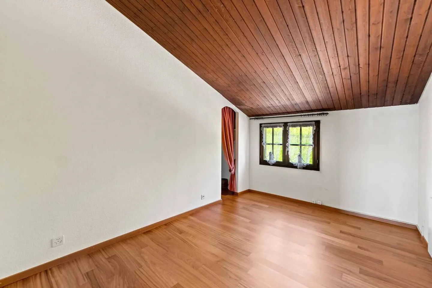 Elegante Villa mit Seeblick - Foto 11 von 13