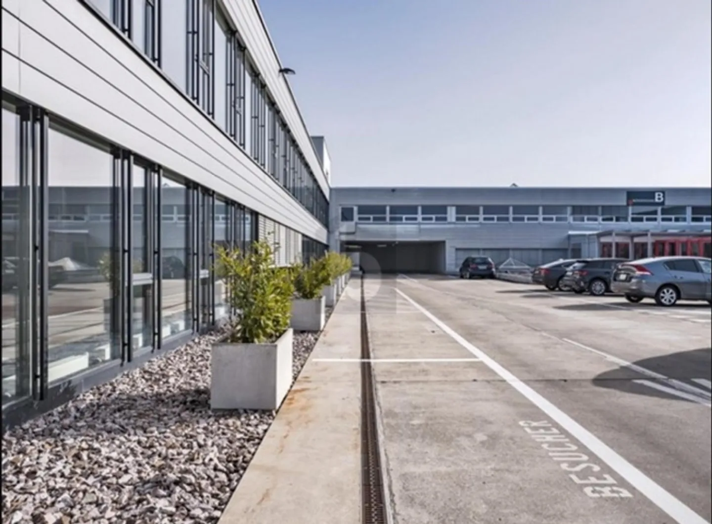 «HELLES UND ATTRAKTIVES BÜRO» - Foto 4 von 6