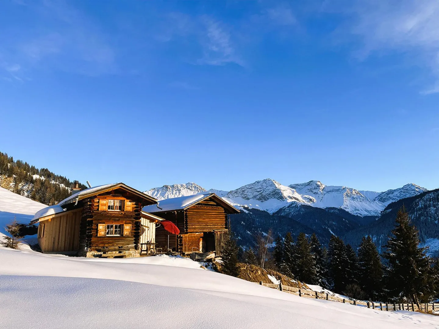 Cabane de montagne fraîchement rénovée - Au cœur du monde montagneux de Schanfigg - Photo 1 sur 10