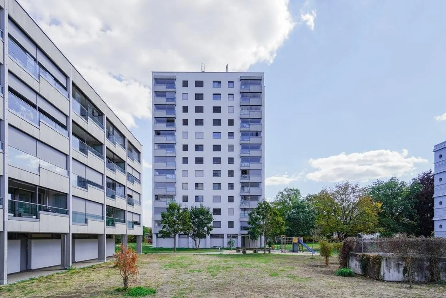 Vous cherchez un logement moderne dans un emplacement central ? - Photo 1 sur 12