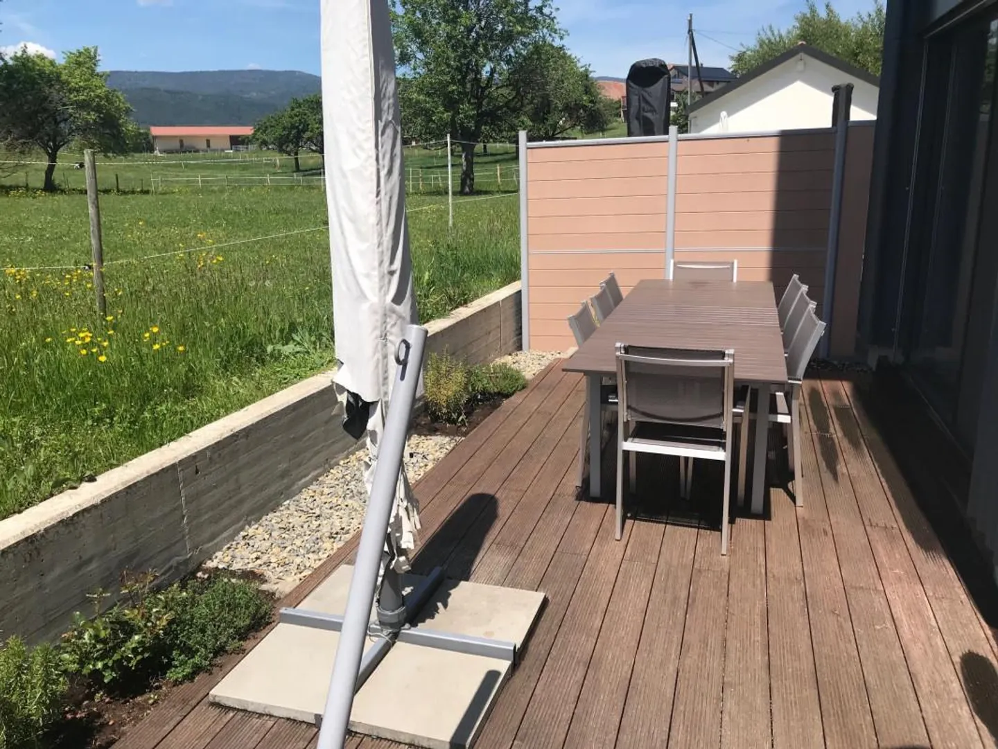 Geräumige Duplexwohnung von 220m2 in einem renovierten alten Bauernhaus in Essertines - Foto 1 von 11
