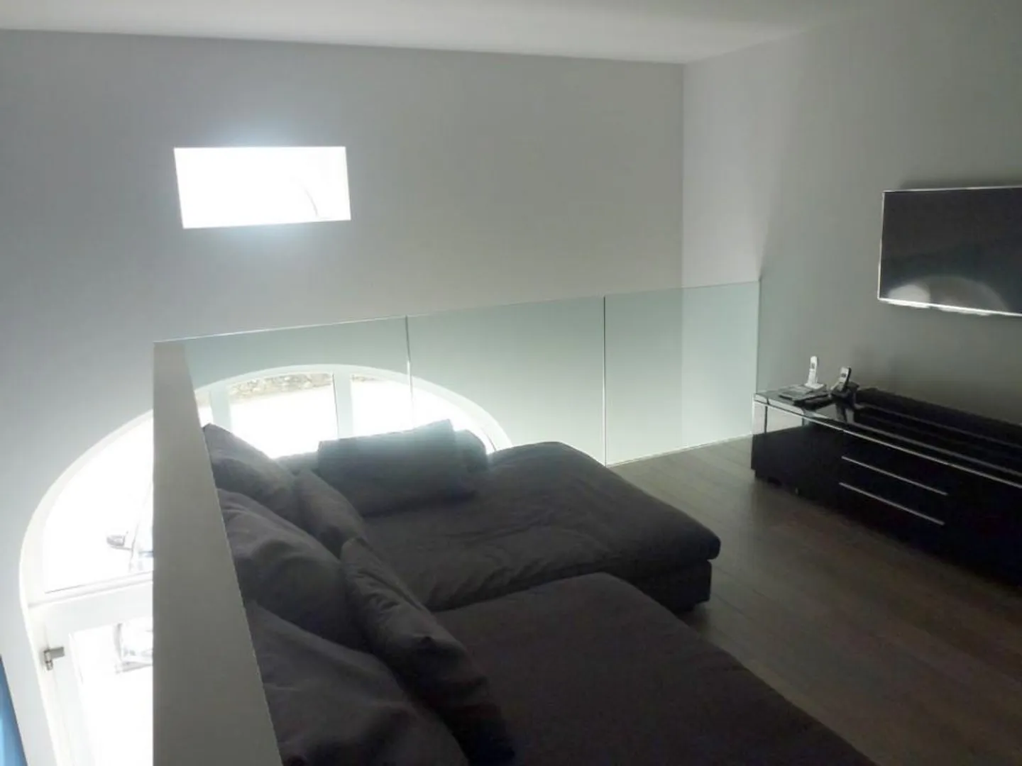 Geräumige Duplexwohnung von 220m2 in einem renovierten alten Bauernhaus in Essertines - Foto 9 von 11