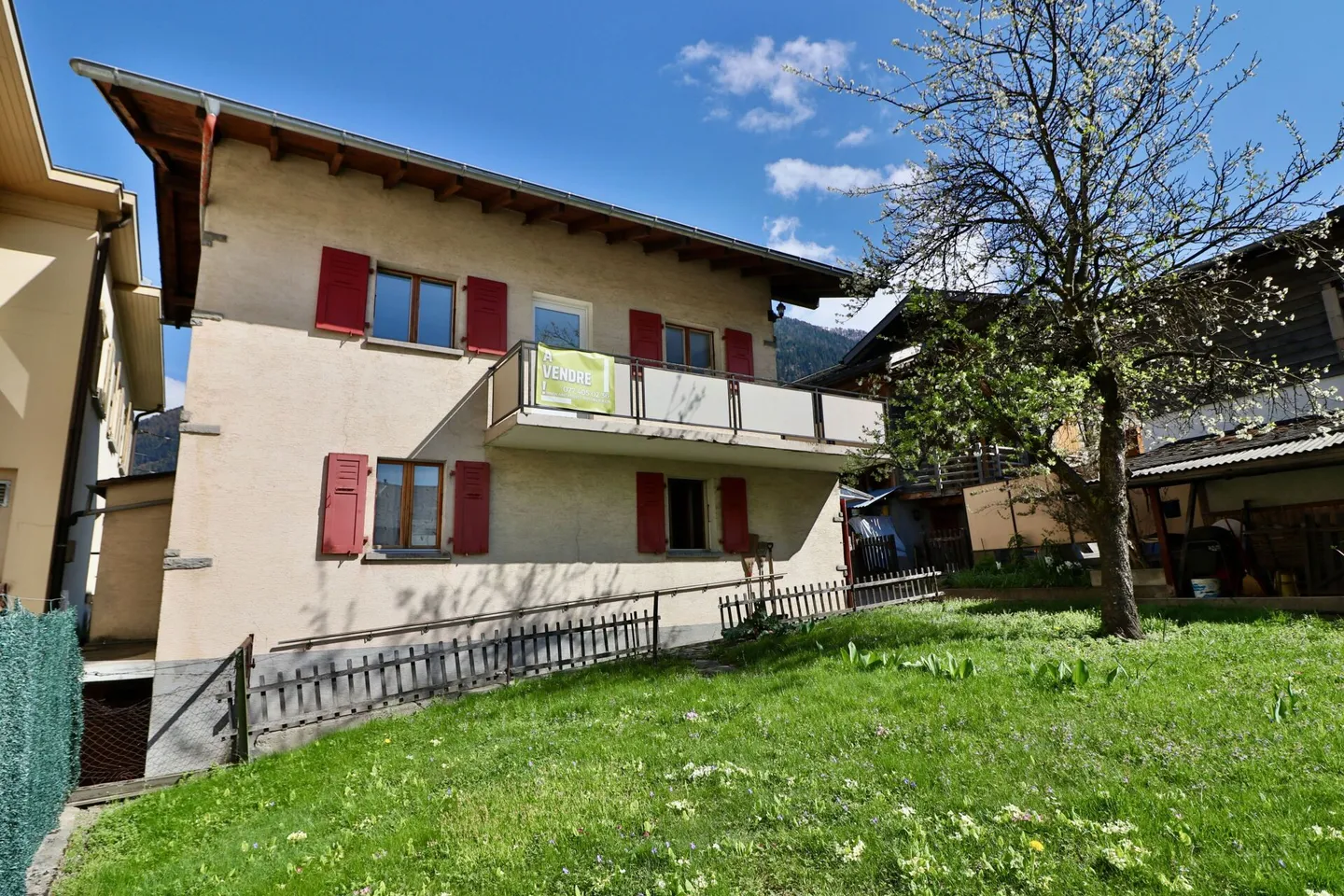 Sembrancher - Charming village house with great potential - Photo 1 of 13