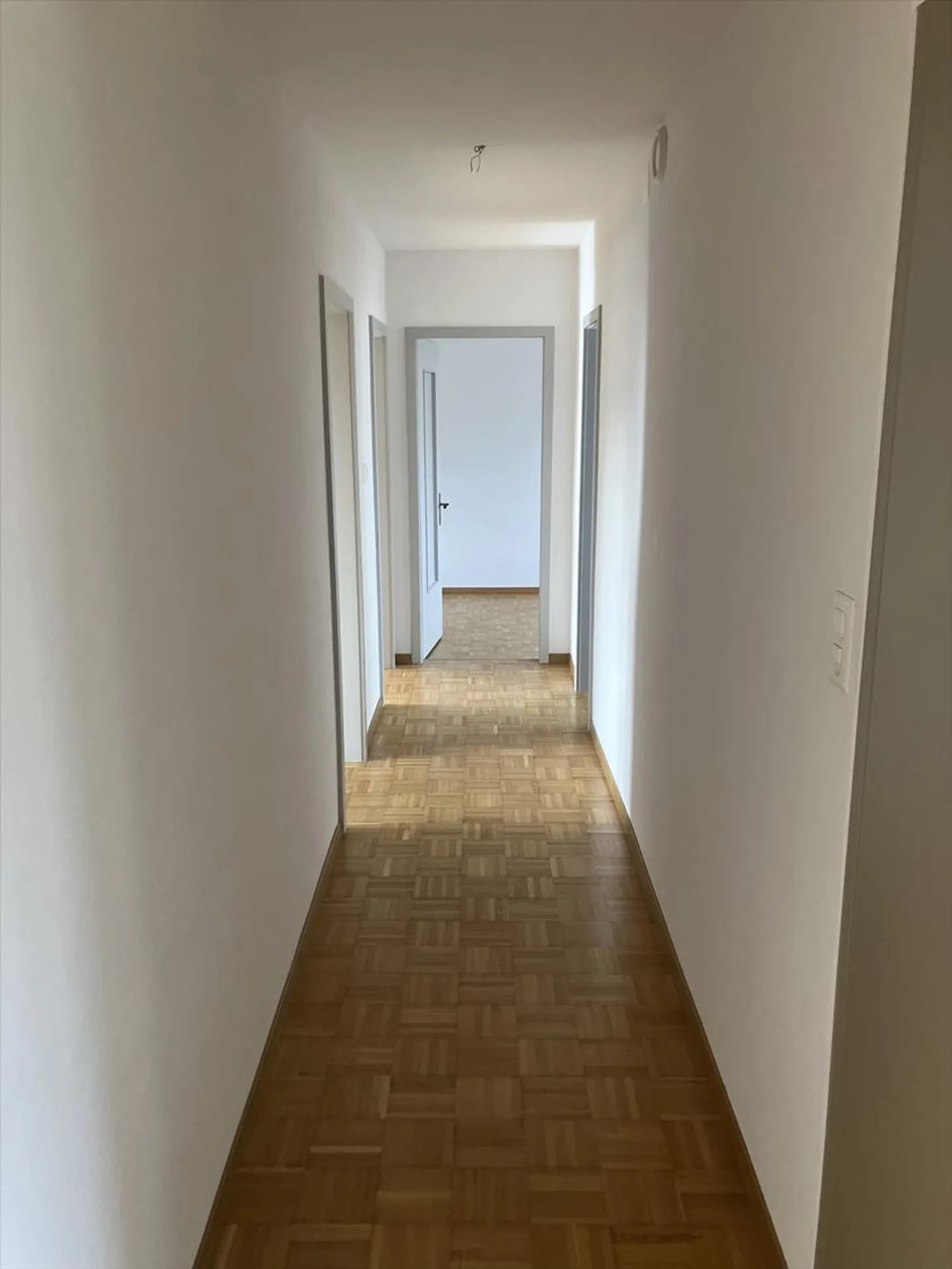 In affitto - Bellissimo appartamento di 4,5 stanze al 4° piano - Foto 1 di 8