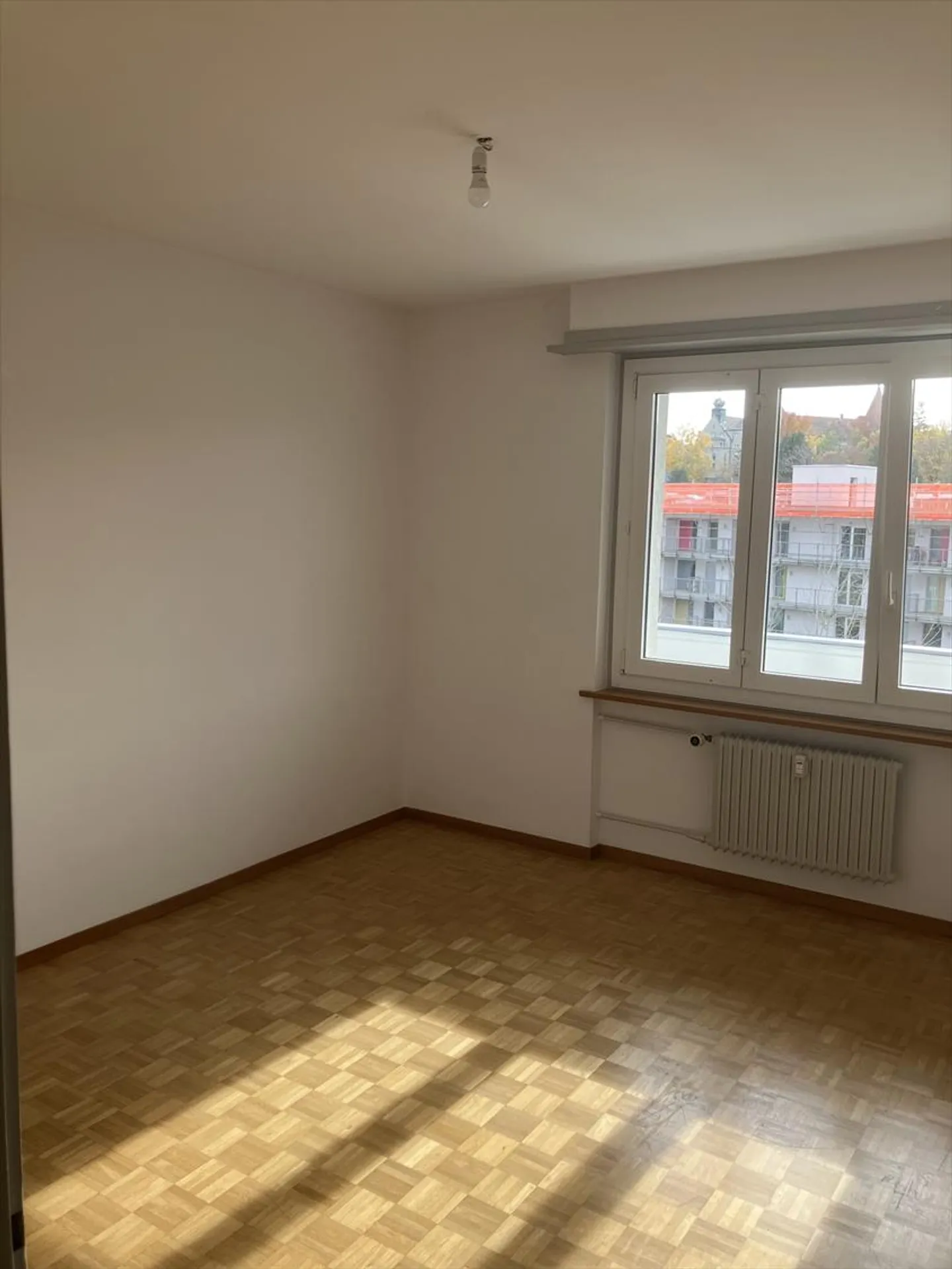 In affitto - Bellissimo appartamento di 4,5 stanze al 4° piano - Foto 5 di 8