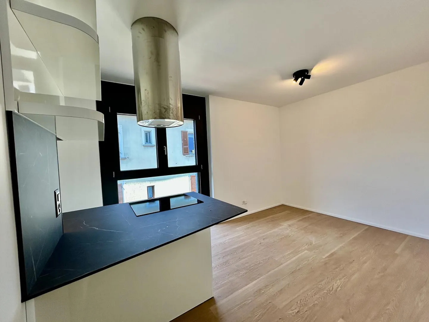 À LOUER CONFORTABLE ET MODERNE 1.5 PIÈCES À NOVAZZANO - Photo 3 sur 9