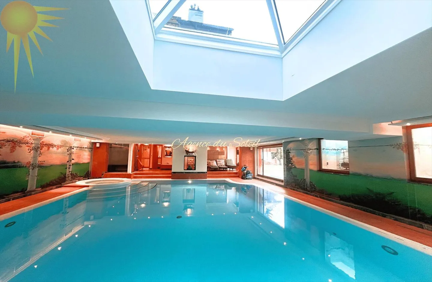 Magnifica proprietà con 4,5 vani + 3,5 vani + stanza di servizio, giardino, piscina privata nel cuore di Crans! - Foto 1 di 13