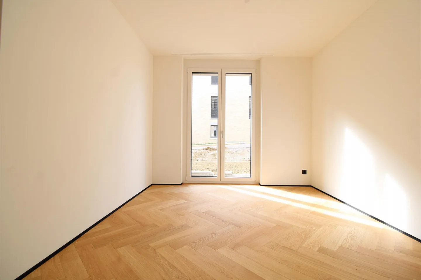 An apartment that not only convinces - but also excites - Photo 5 of 9