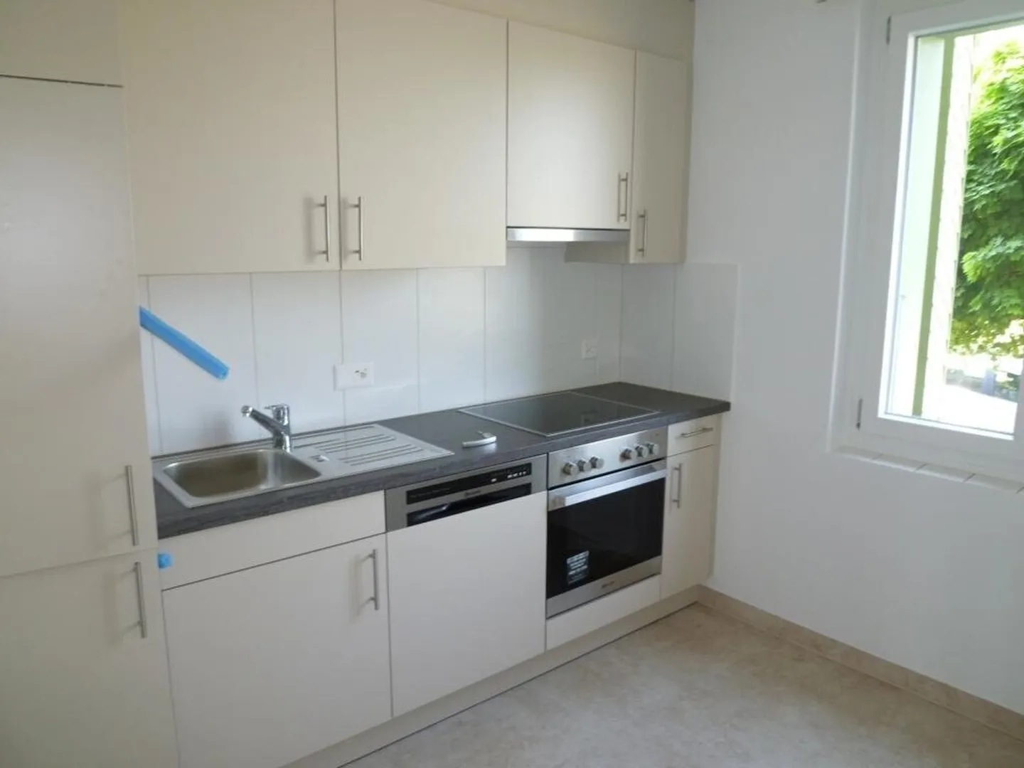 Great 4.5-room apartment on the raised ground floor for families with playground - Photo 3 of 7