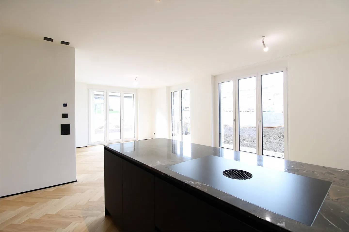 An apartment that not only convinces - but also excites - Photo 6 of 9