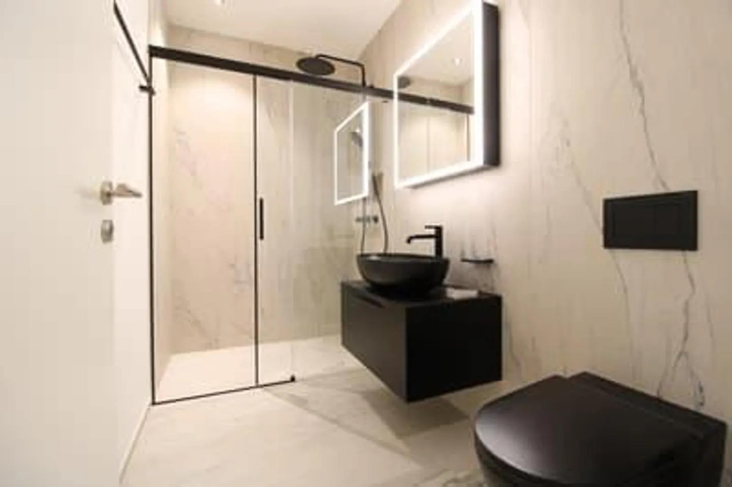 An apartment that not only convinces - but also excites - Photo 8 of 9