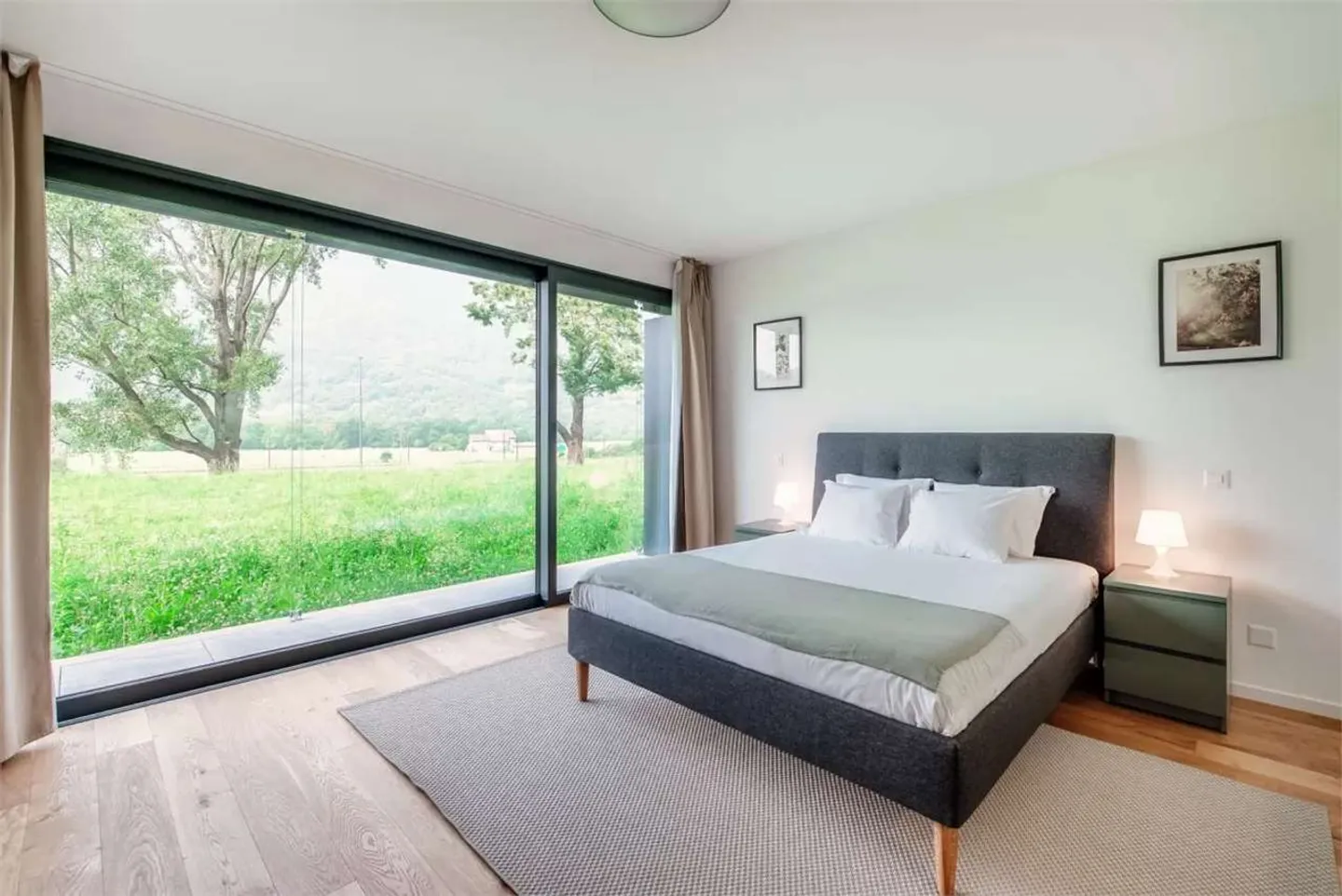 Spacious Apartment with Garden - Photo 9 of 16