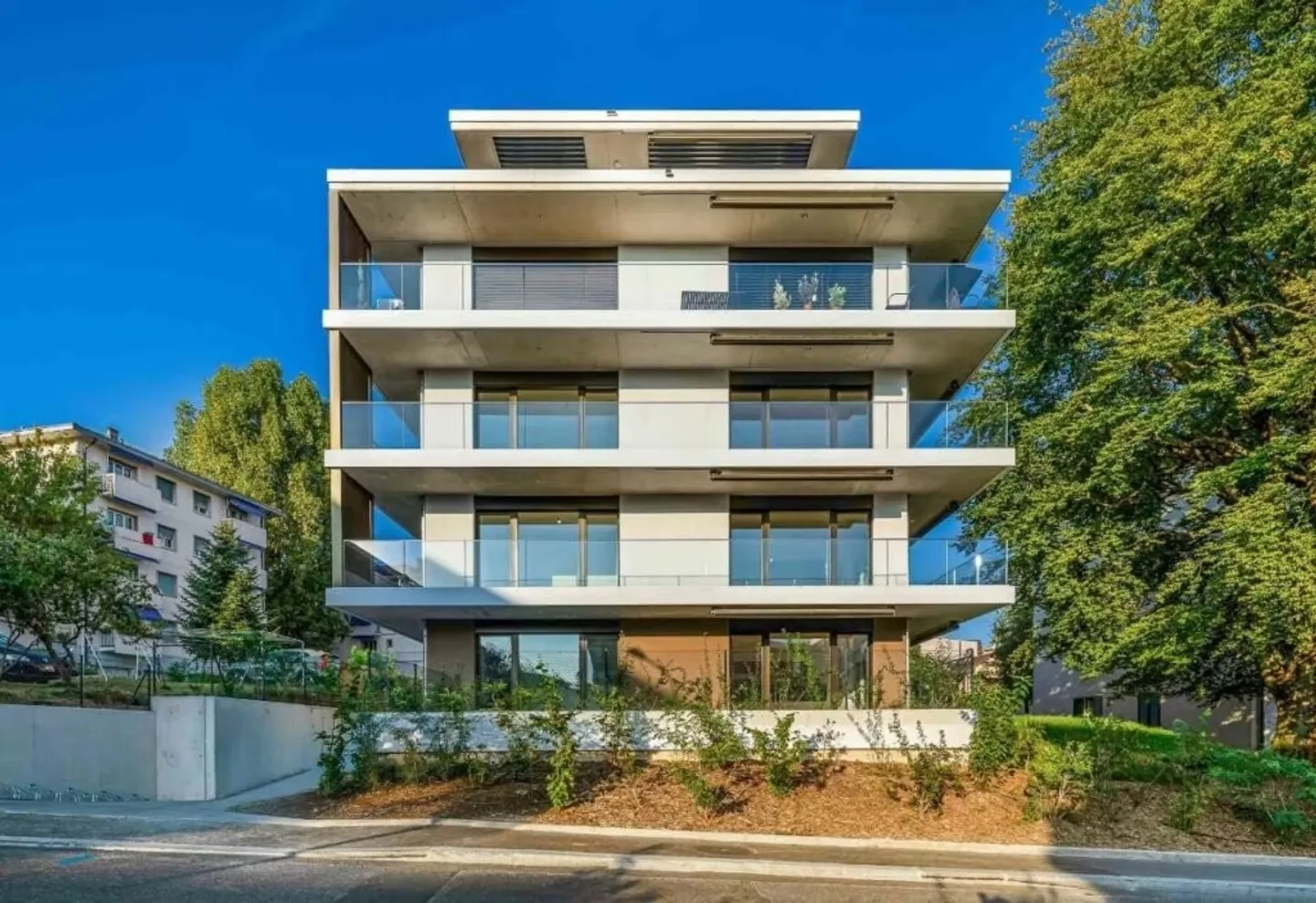 NEW 4.5-room apartment of 111m2 on the 1st floor in Prilly - Photo 10 of 11