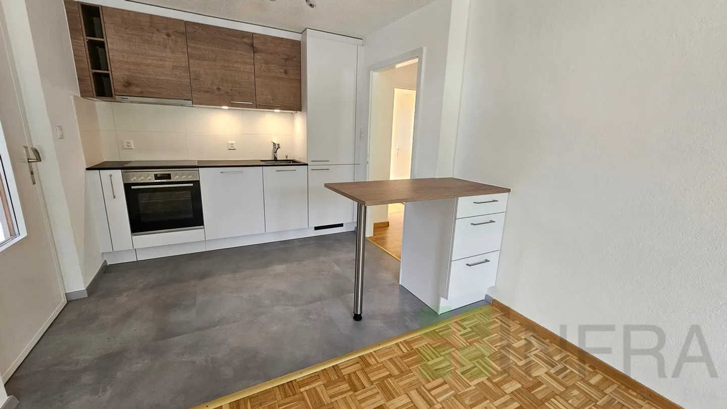 Large 2.5 room apartment with garage, private laundry room and garden! - Photo 1 of 12