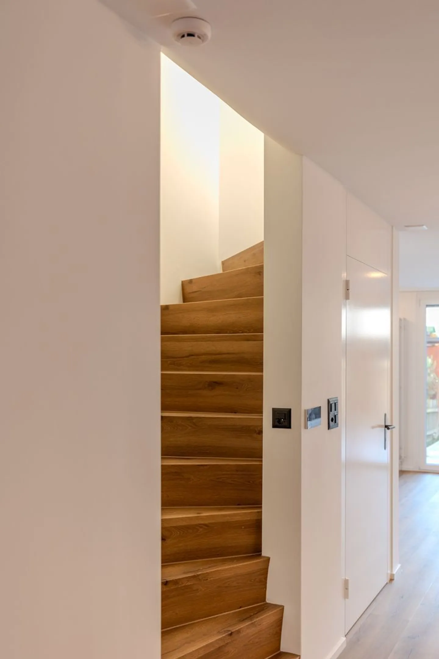 Renoviertes Townhouse mit Panoramablick - Foto 3 von 13