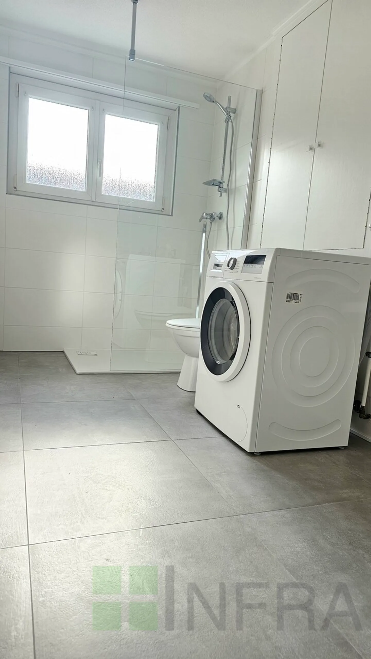 Large 2.5 room apartment with garage, private laundry room and garden! - Photo 7 of 12