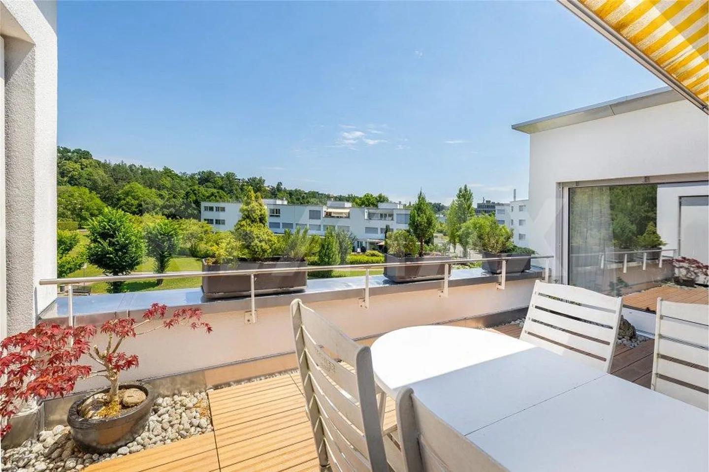 Bright terrace apartment in a quiet location with beautiful green views ... - Photo 3 of 13