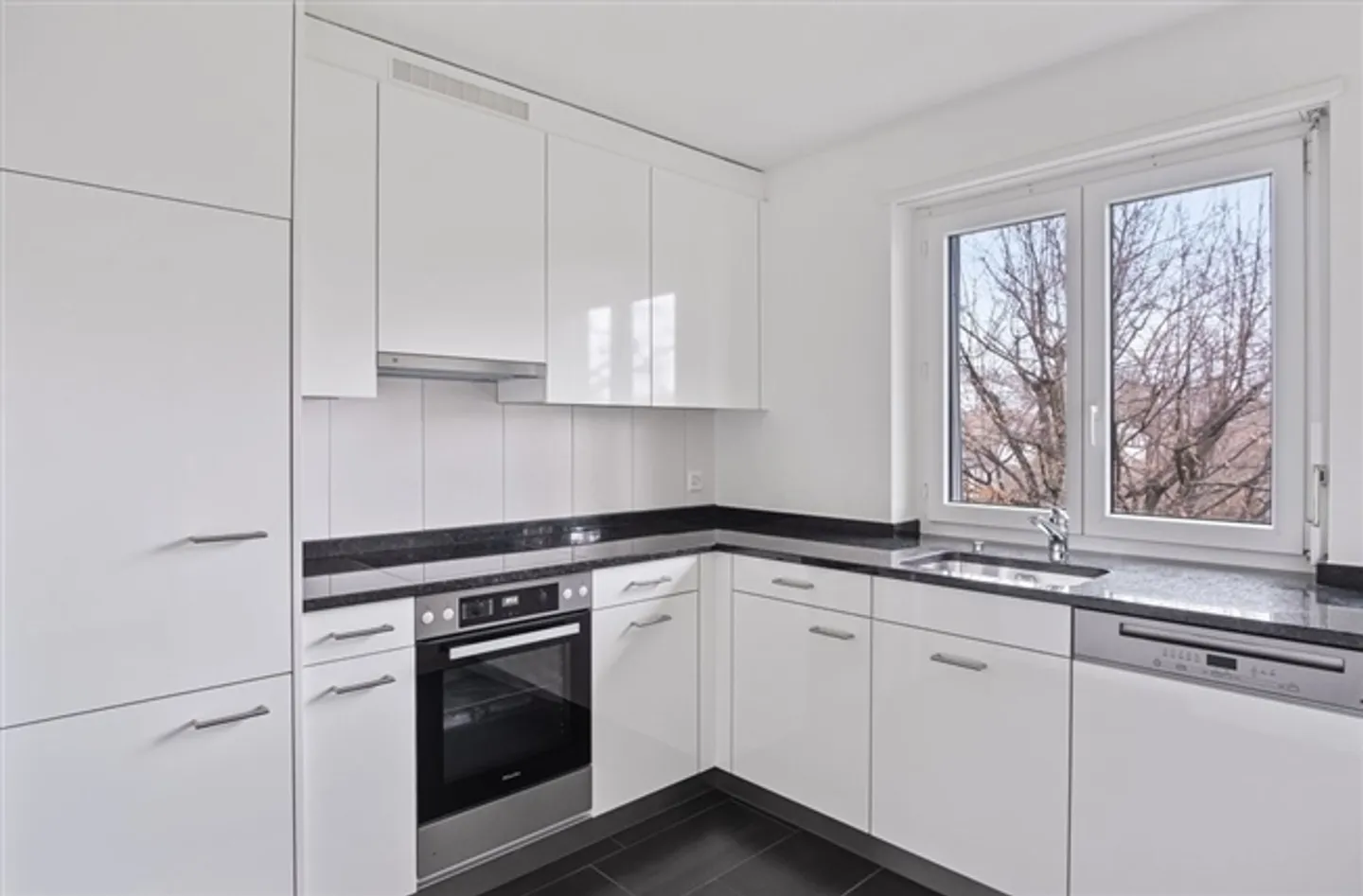 Living Close to Nature at the Gates of Zurich - Photo 2 of 9