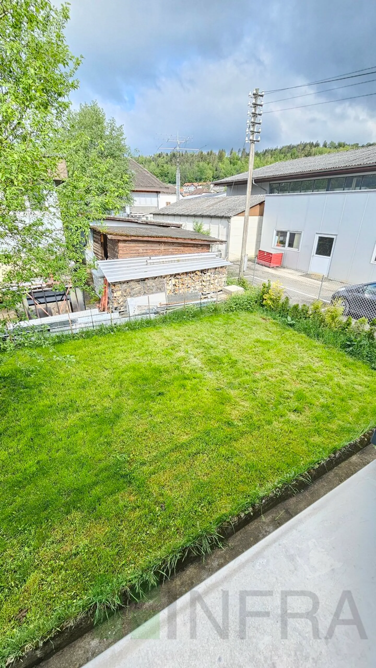 Large 2.5 room apartment with garage, private laundry room and garden! - Photo 10 of 12