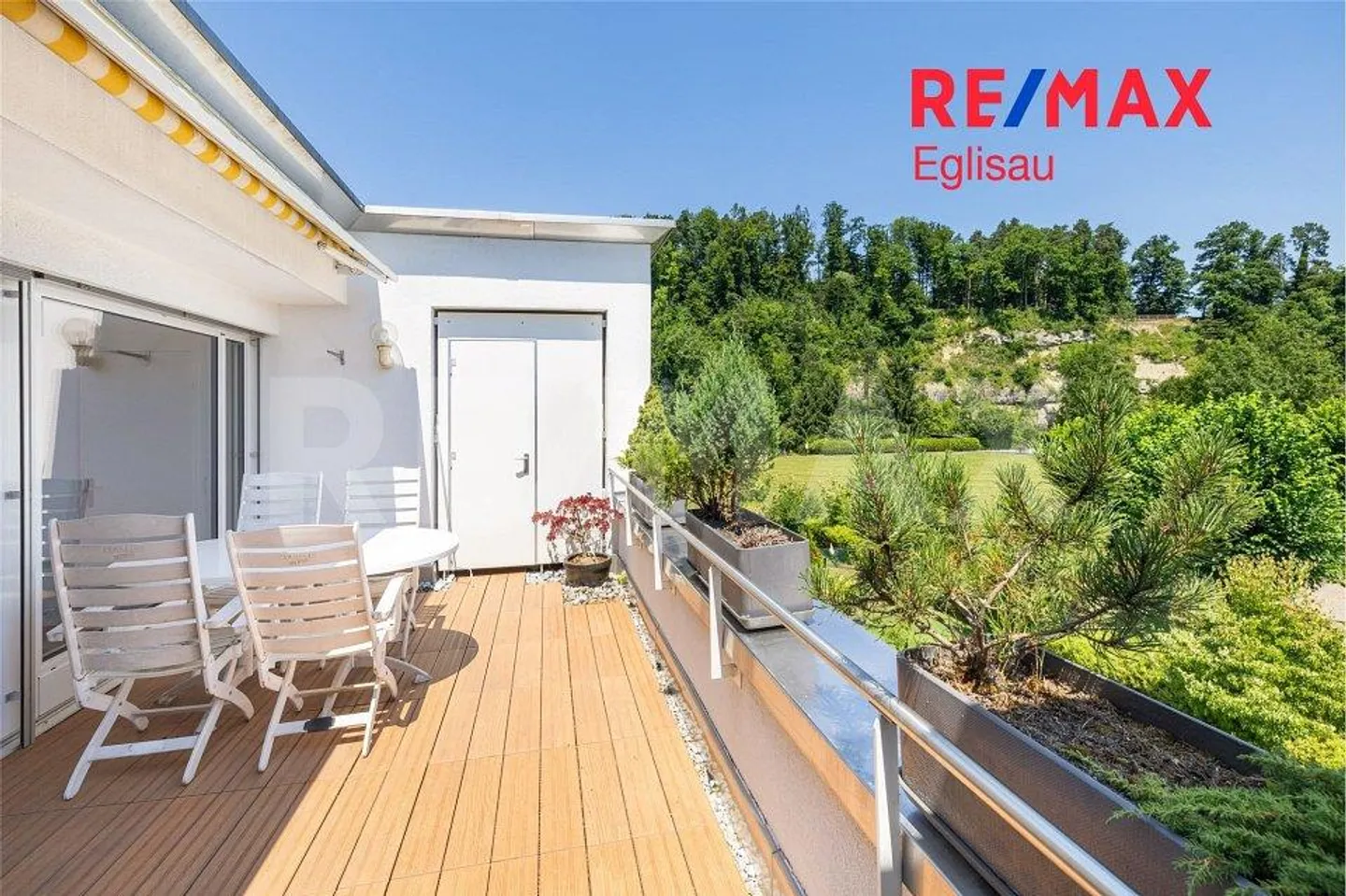 Bright terrace apartment in a quiet location with beautiful green views ... - Photo 4 of 13