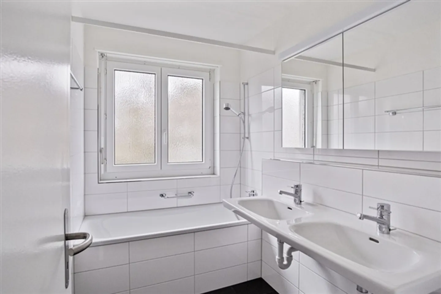 Living Close to Nature at the Gates of Zurich - Photo 6 of 9