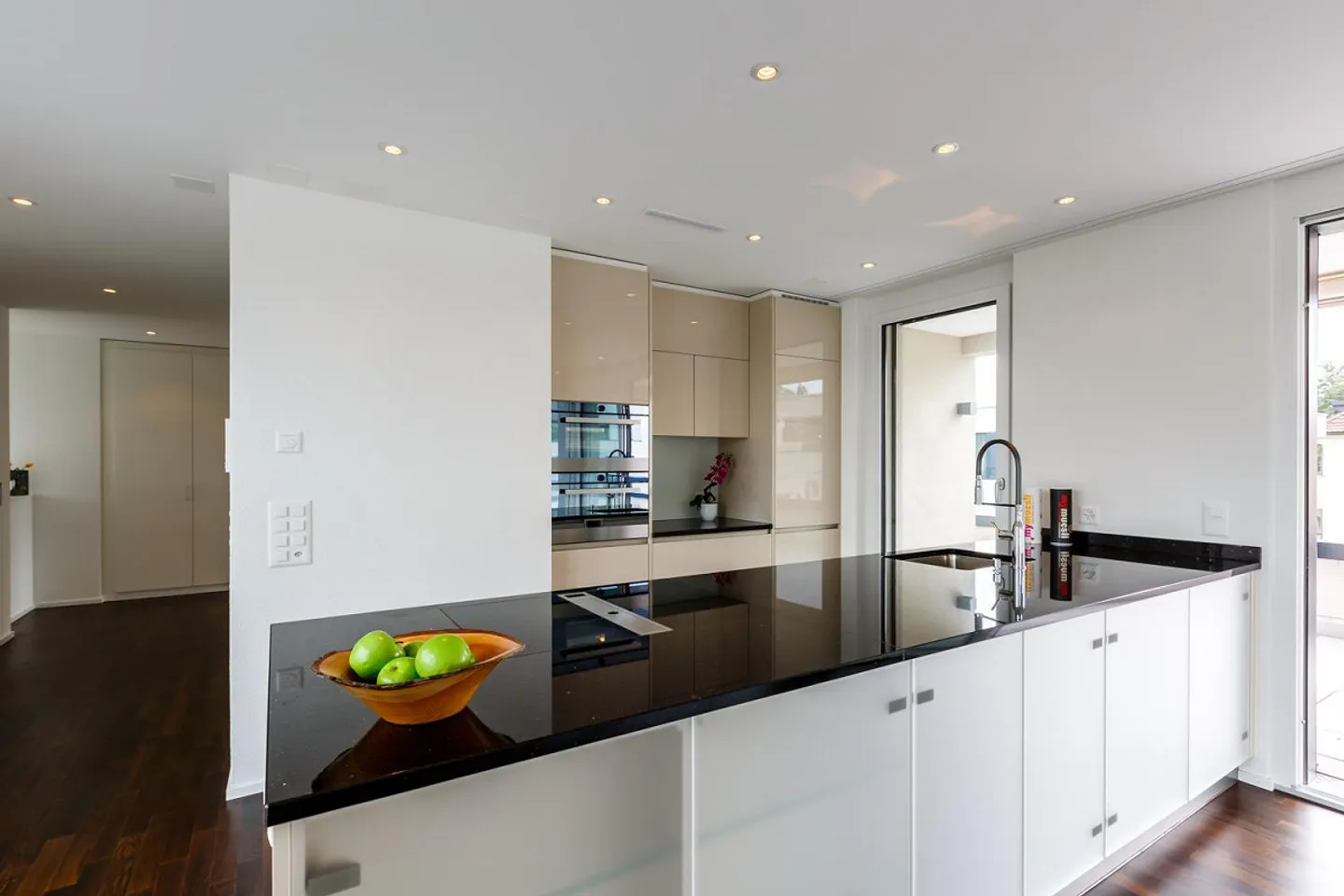 Appartement en Attique au Standard de Propriété - Photo 4 sur 12