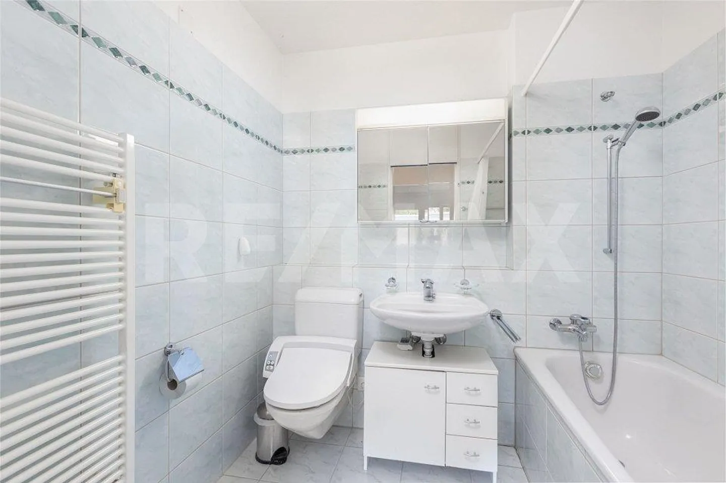 Bright terrace apartment in a quiet location with beautiful green views ... - Photo 10 of 13