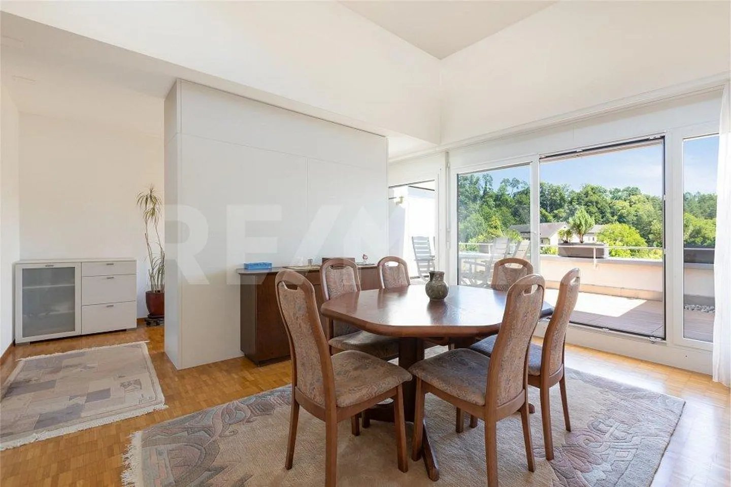 Bright terrace apartment in a quiet location with beautiful green views ... - Photo 13 of 13