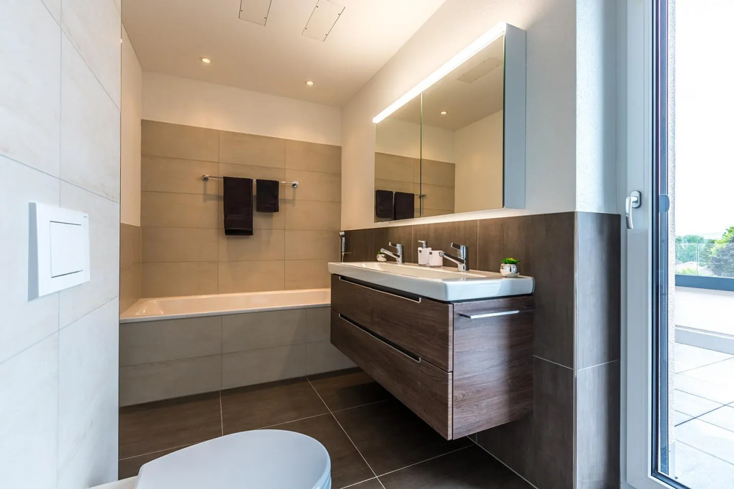 Appartement en Attique au Standard de Propriété - Photo 7 sur 12