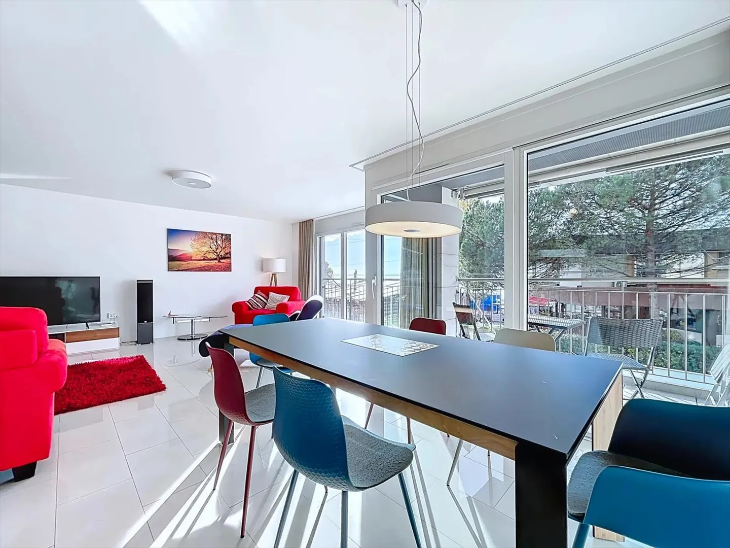 Spacious 4.5 rooms in a modern residence with balcony and terrace - Photo 2 of 11