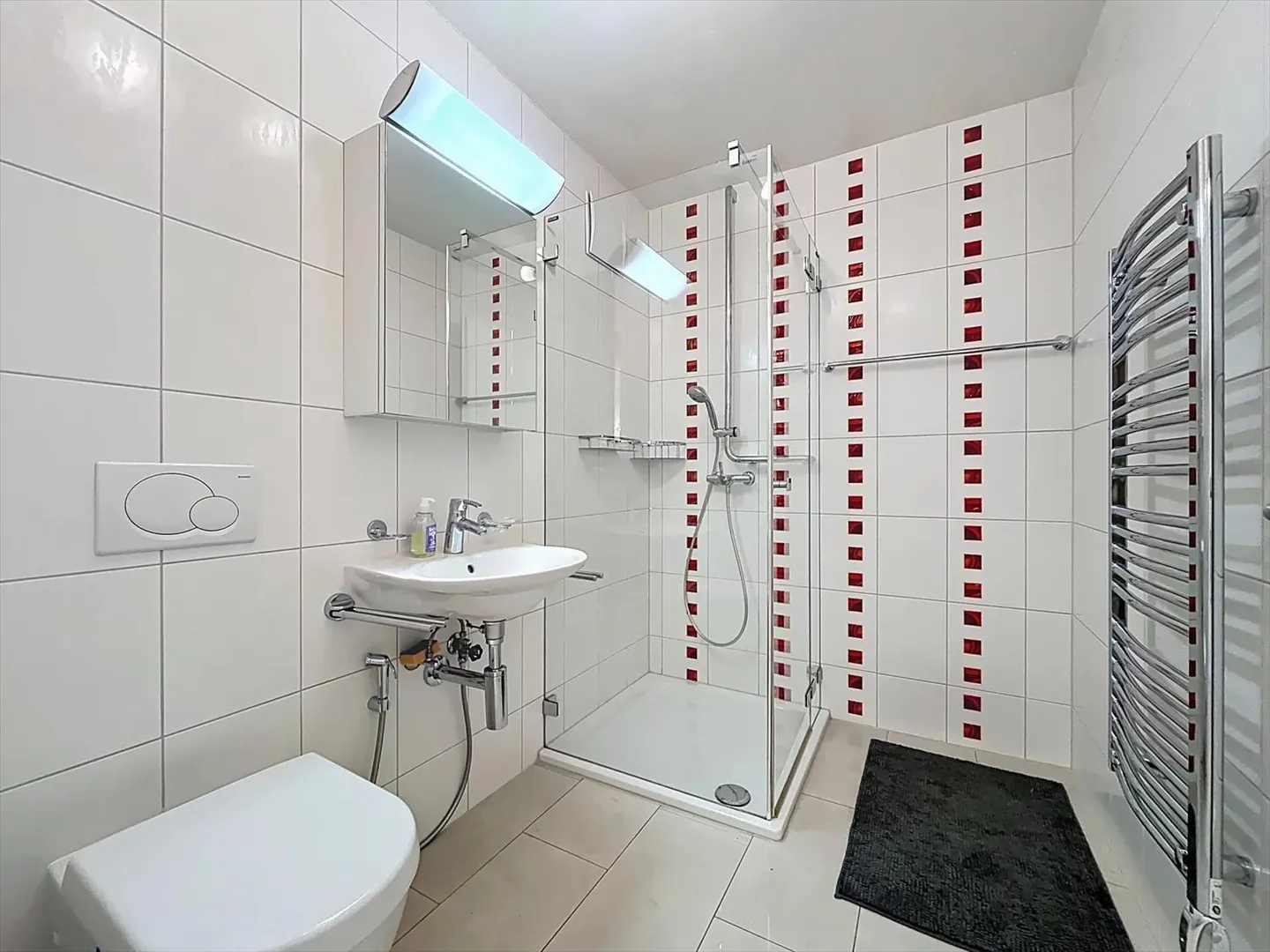 Spacious 4.5 rooms in a modern residence with balcony and terrace - Photo 10 of 11