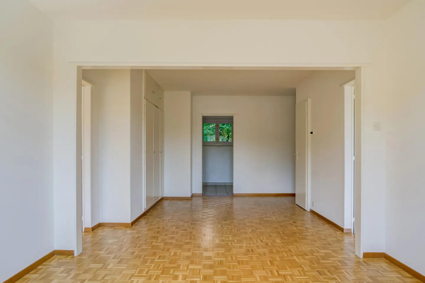Appartement Charmant avec Vue Alpestre - Photo 2 sur 9