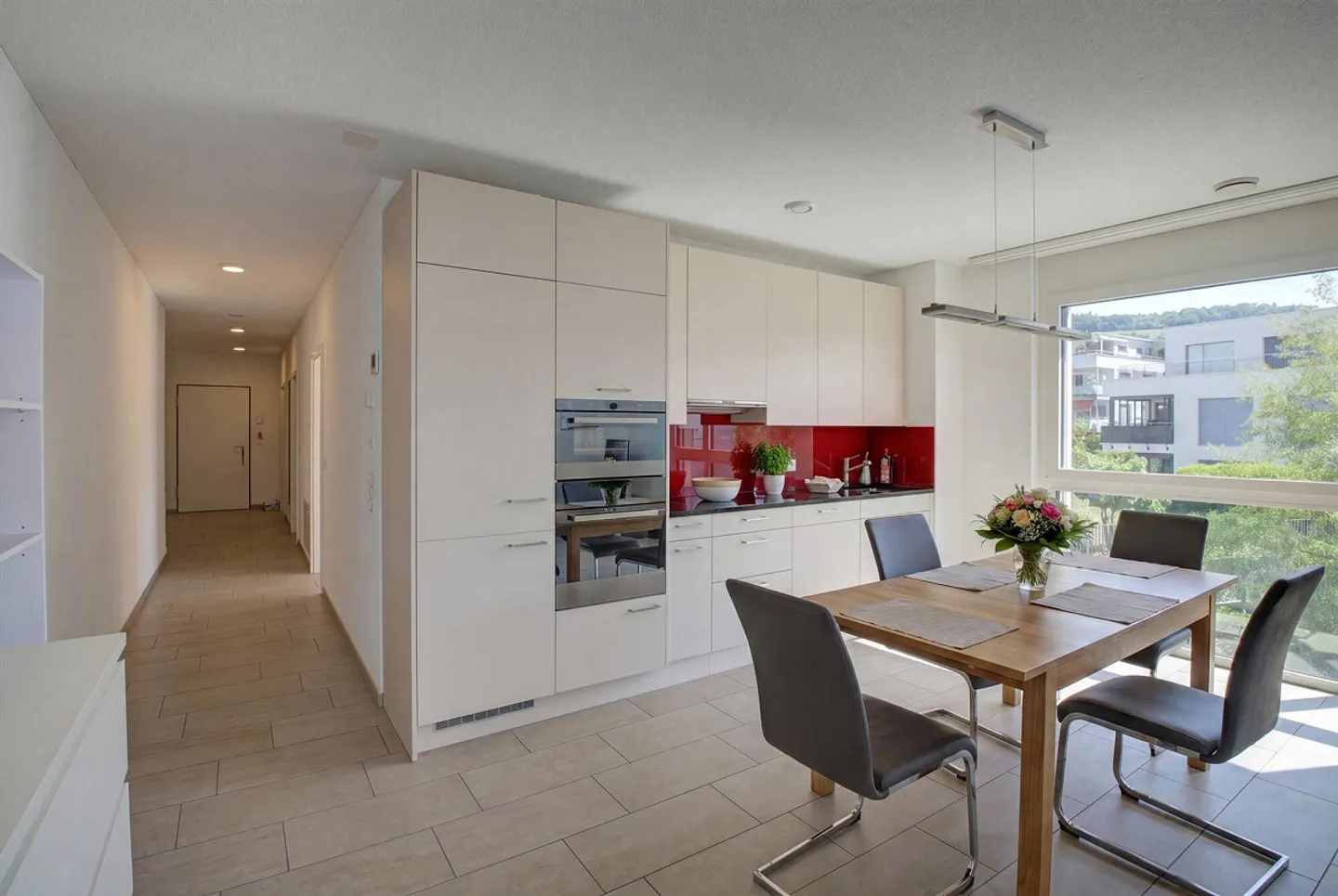 Charming Apartment with Winter Garden - Photo 2 of 5