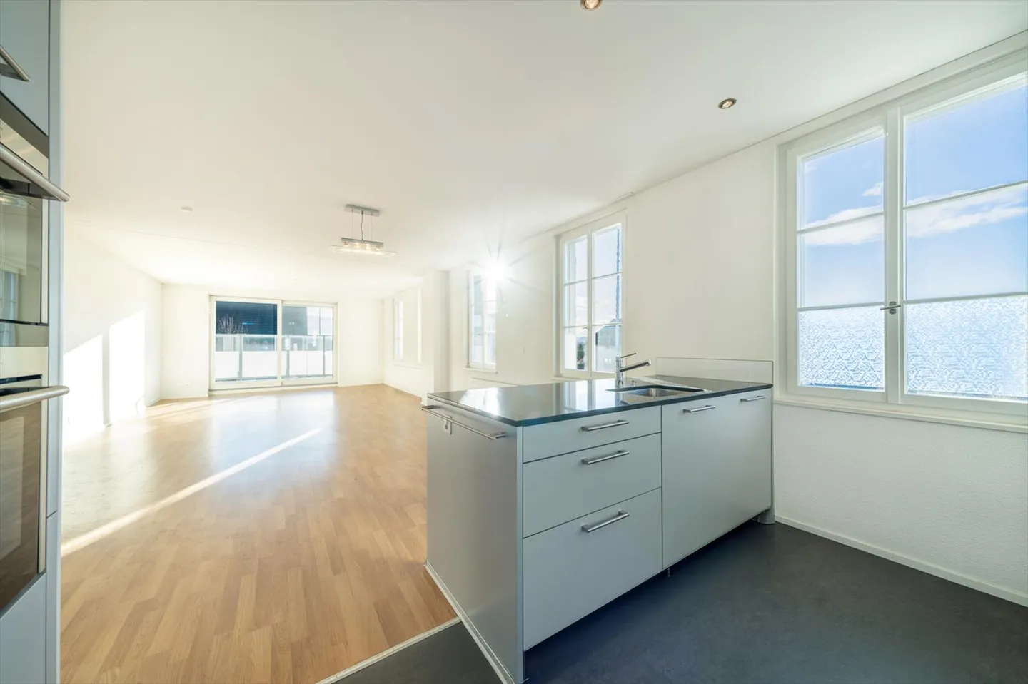 Immeuble mixte 6.5 pièces - Photo 4 sur 7