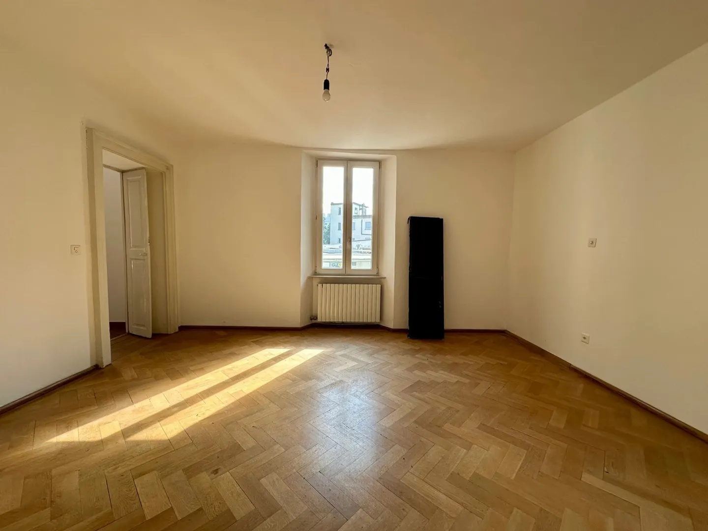 Gemischt genutztes Gebäude mit Innenhof - Foto 11 von 29