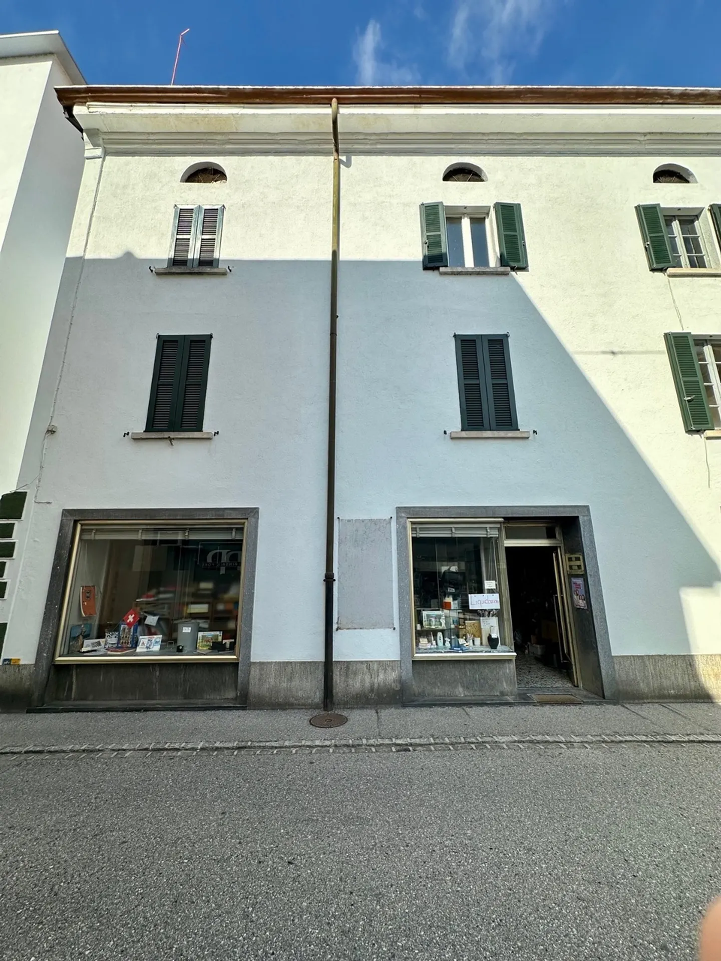 Gemischt genutztes Gebäude mit Innenhof - Foto 5 von 29