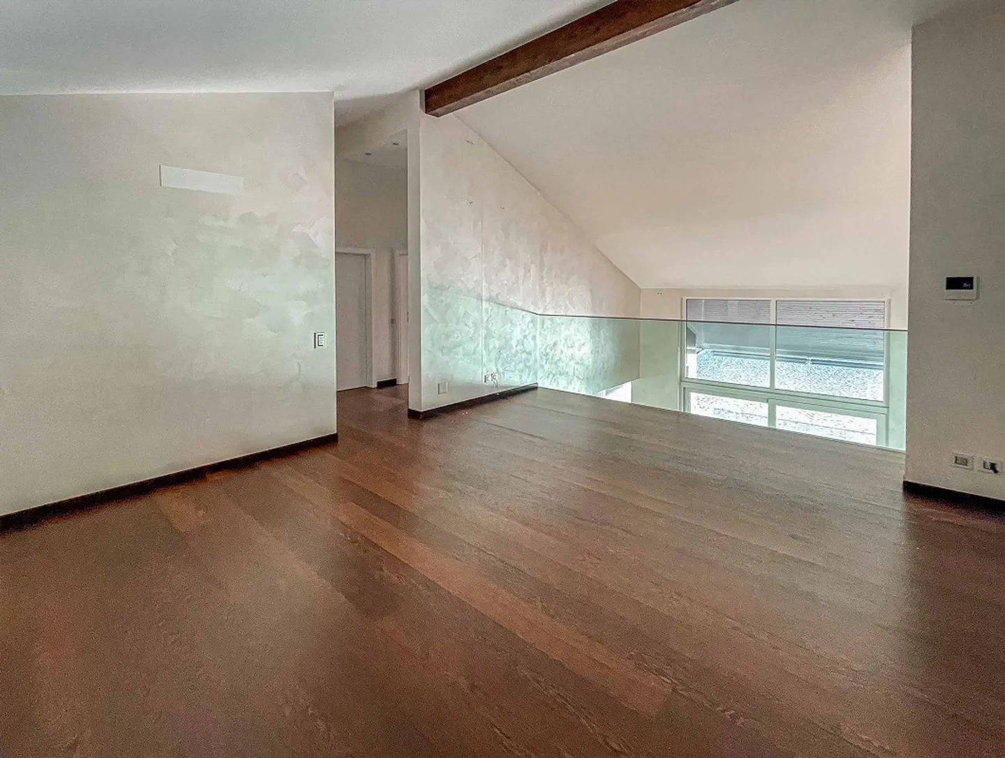 Attico esclusivo con vista lago e posto barca - Foto 6 di 14