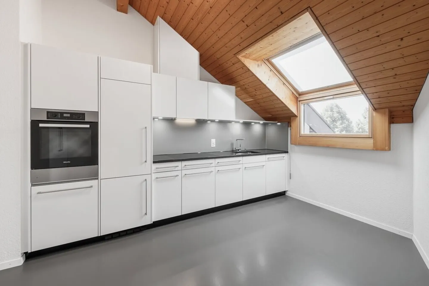 Family or Shared Apartment - Photo 2 of 5