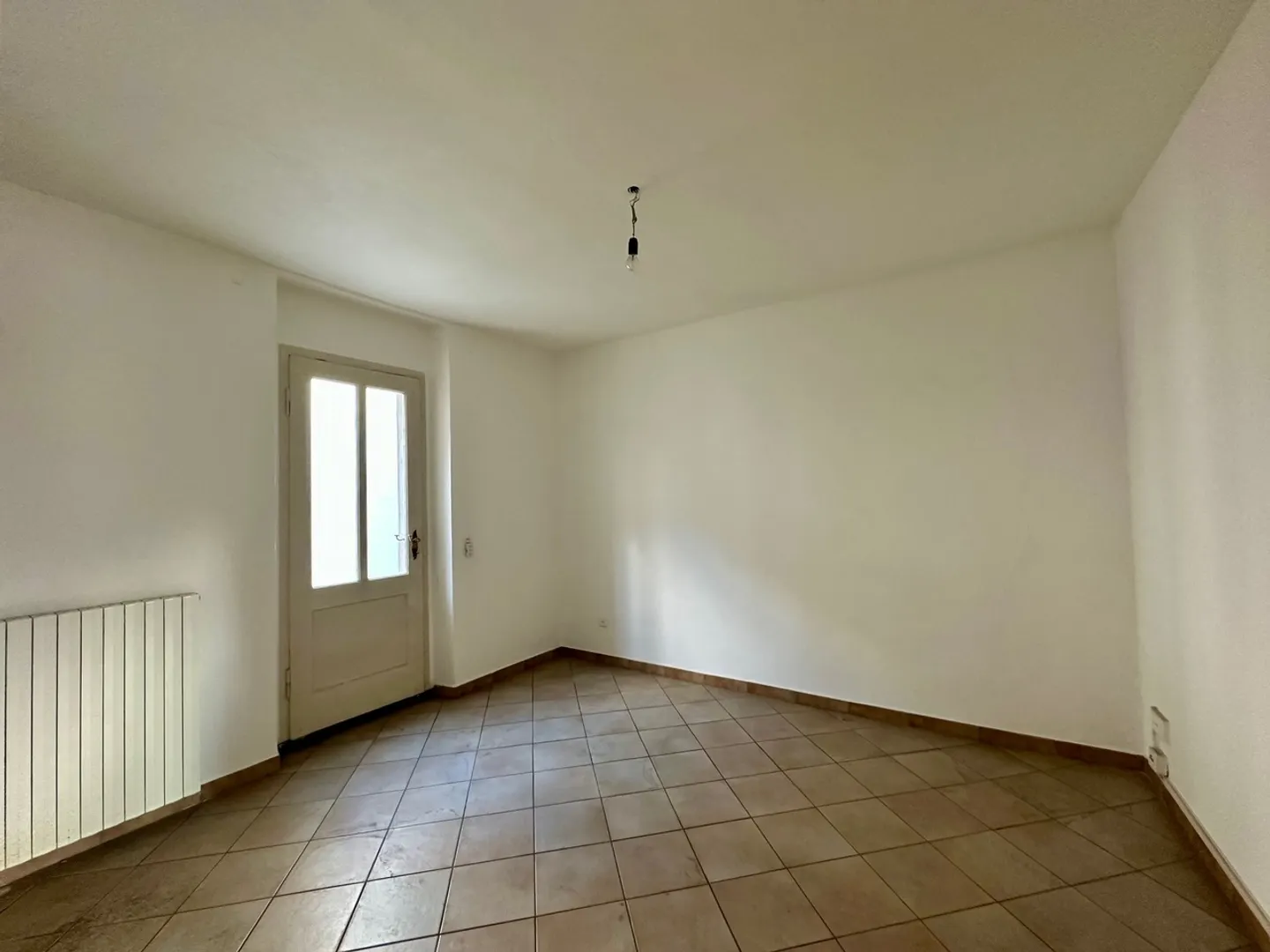 Gemischt genutztes Gebäude mit Innenhof - Foto 8 von 29