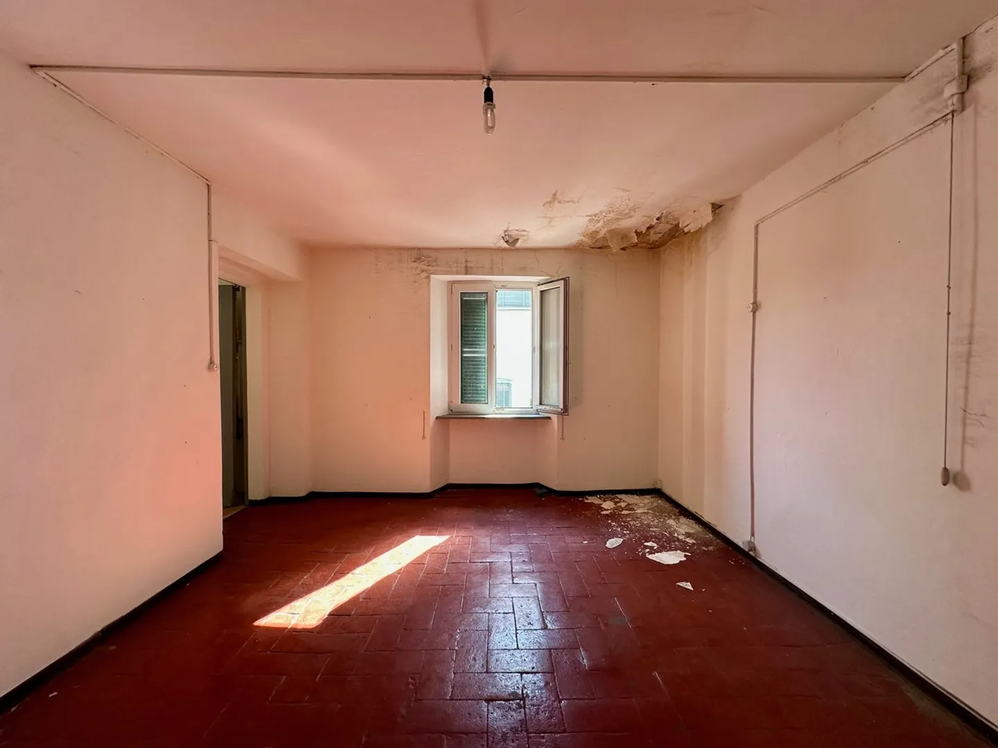 Gemischt genutztes Gebäude mit Innenhof - Foto 14 von 29